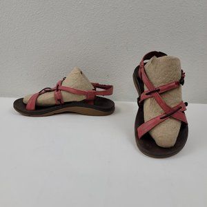 Chaco red leather strappy sandals comfort hiking women's size 7 Wide